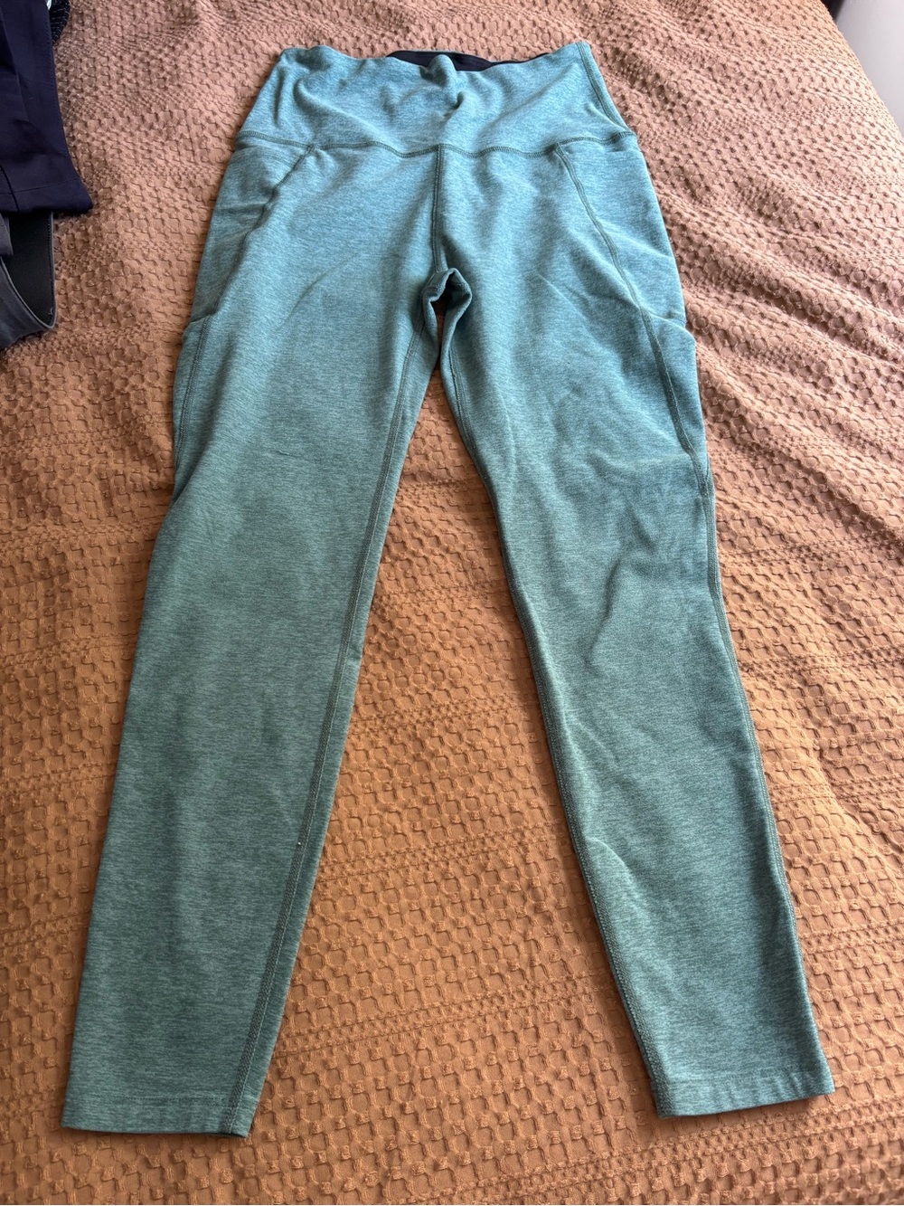 Beyond Yoga Teal Green High-Rise Leggings with Side Pockets